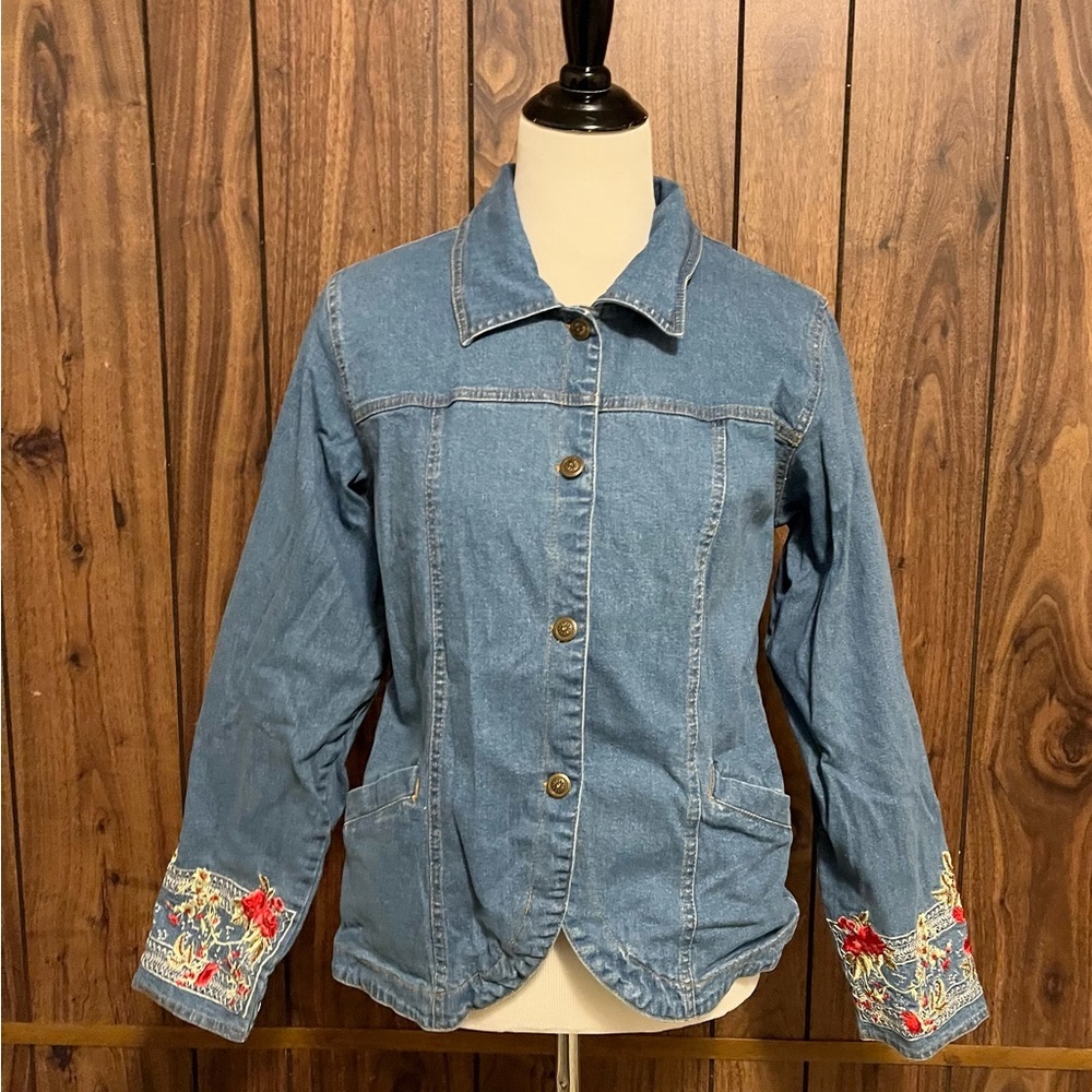 Denim & Co Blue Floral Embroidered Button Up Lined With Pockets Jean Jacket Sz M